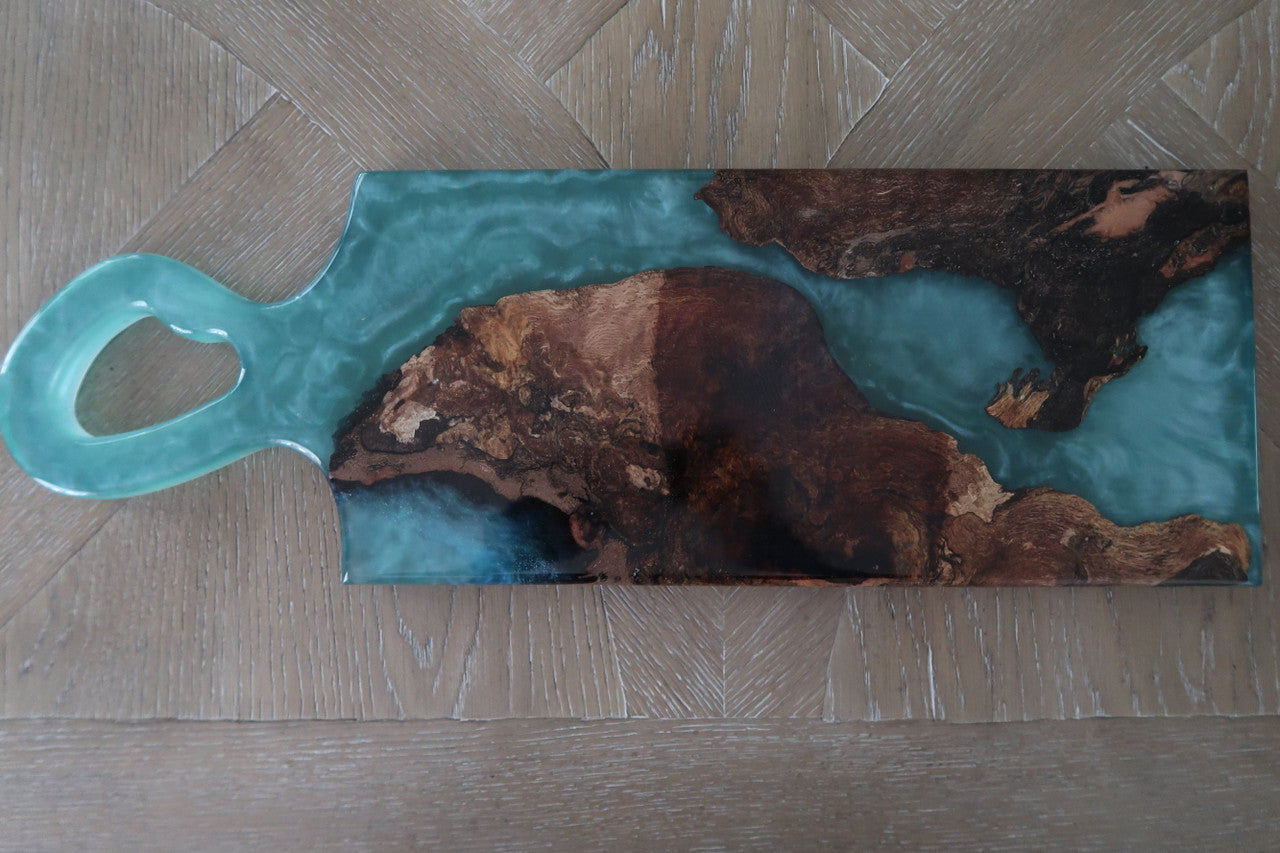 ORGANIC HANDLE CHARCUTERIE/CHEESEBOARD