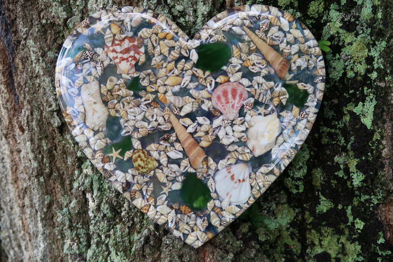 OCEAN SHELL THEMED RESIN HEART