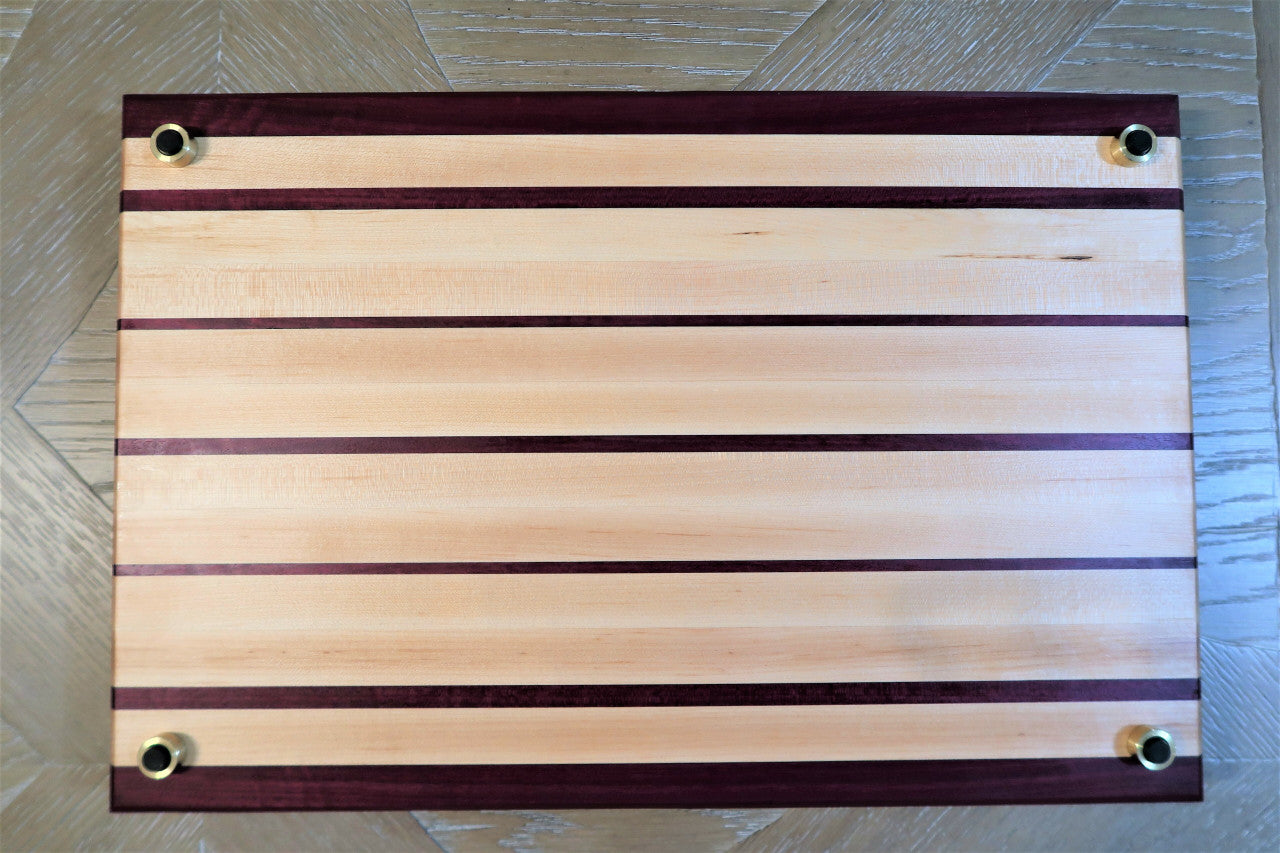 PURPLE HEART & MAPLE CUTTING BOARD WITH JUICE GROOVE & SOLID BRASS FEET
