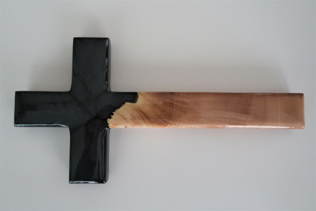 MAPLE BURL AND RONIN BLACK PIGMENT RESIN SMALL CROSS