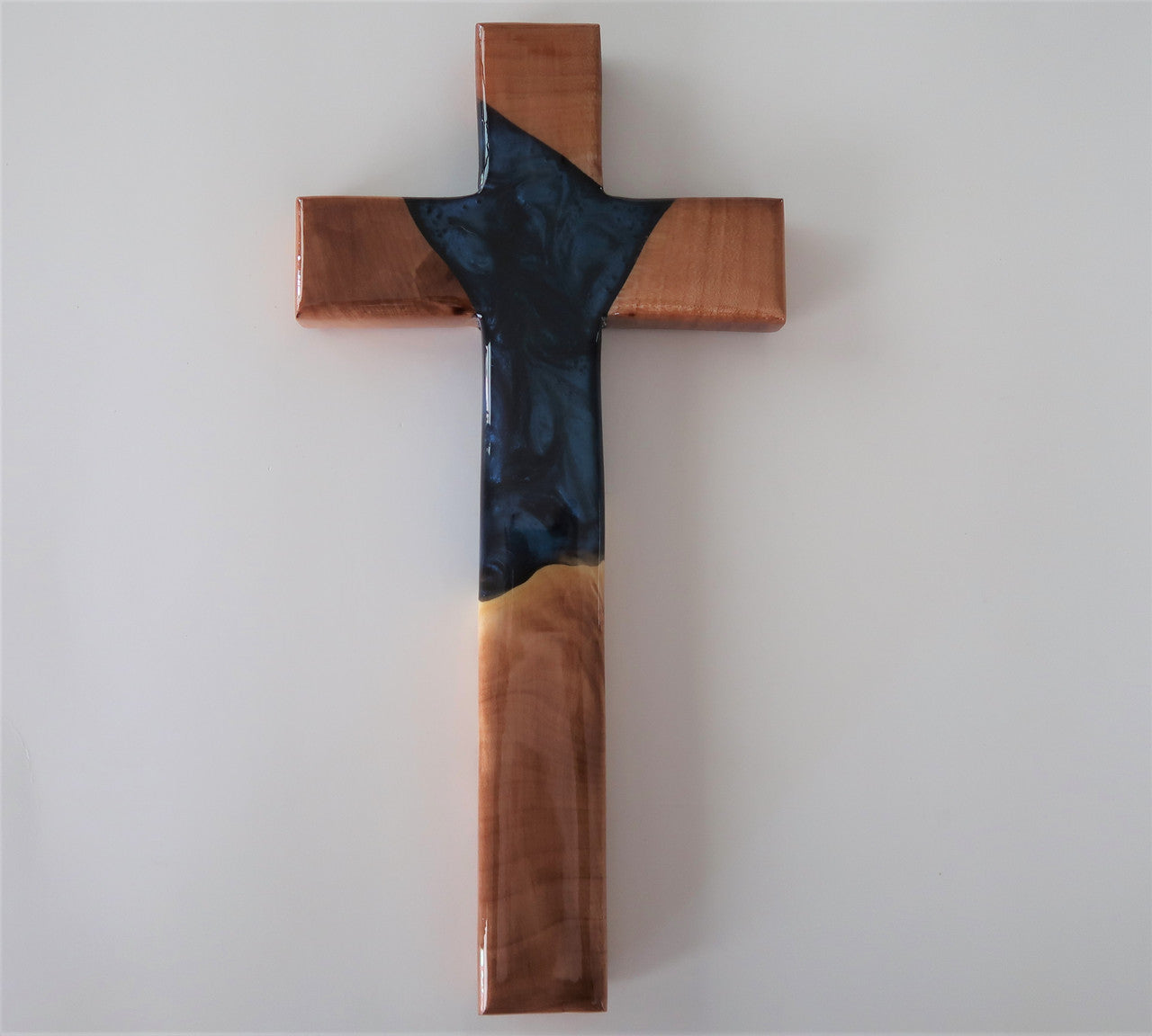 MAPLE BURL AND BLUEBLOOD PIGMENT RESIN SMALL CROSS