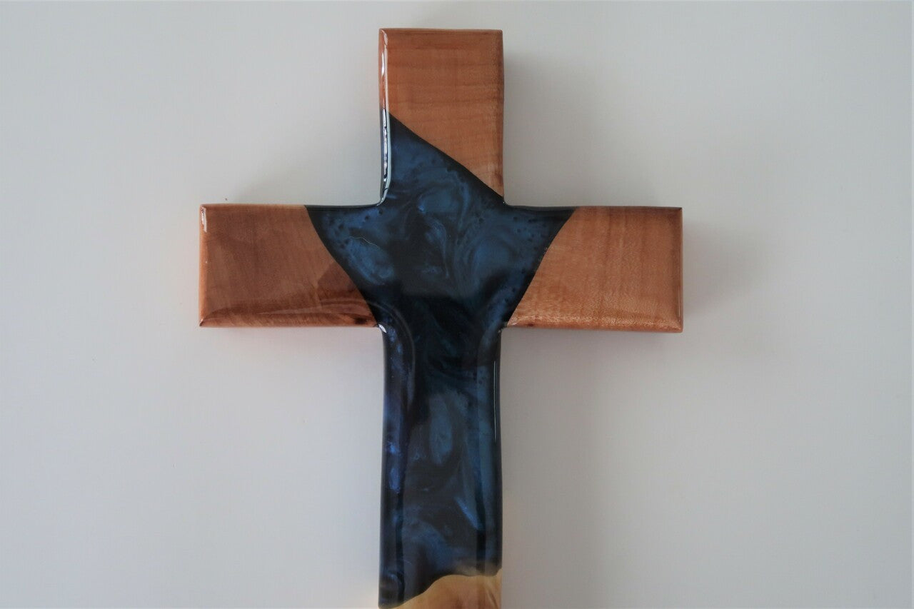 MAPLE BURL AND BLUEBLOOD PIGMENT RESIN SMALL CROSS