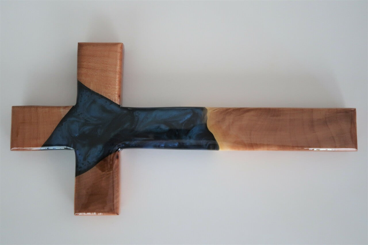 MAPLE BURL AND BLUEBLOOD PIGMENT RESIN SMALL CROSS