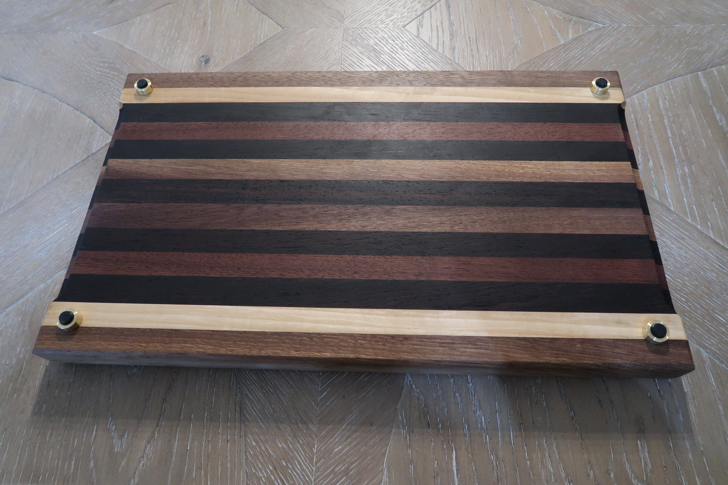 WALNUT & WENGE & MAPLE CUTTING BOARD WITH JUICE GROOVE/SOLID BRASS FEET