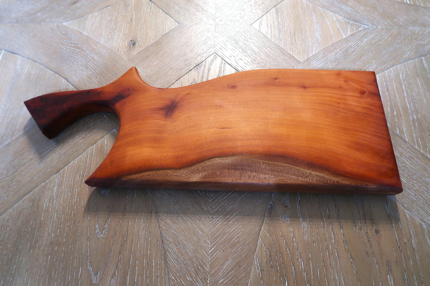 MAHOGANY FUNKY CLEAVER CHARCUTERIE/CHEESE/CUTTING BOARD