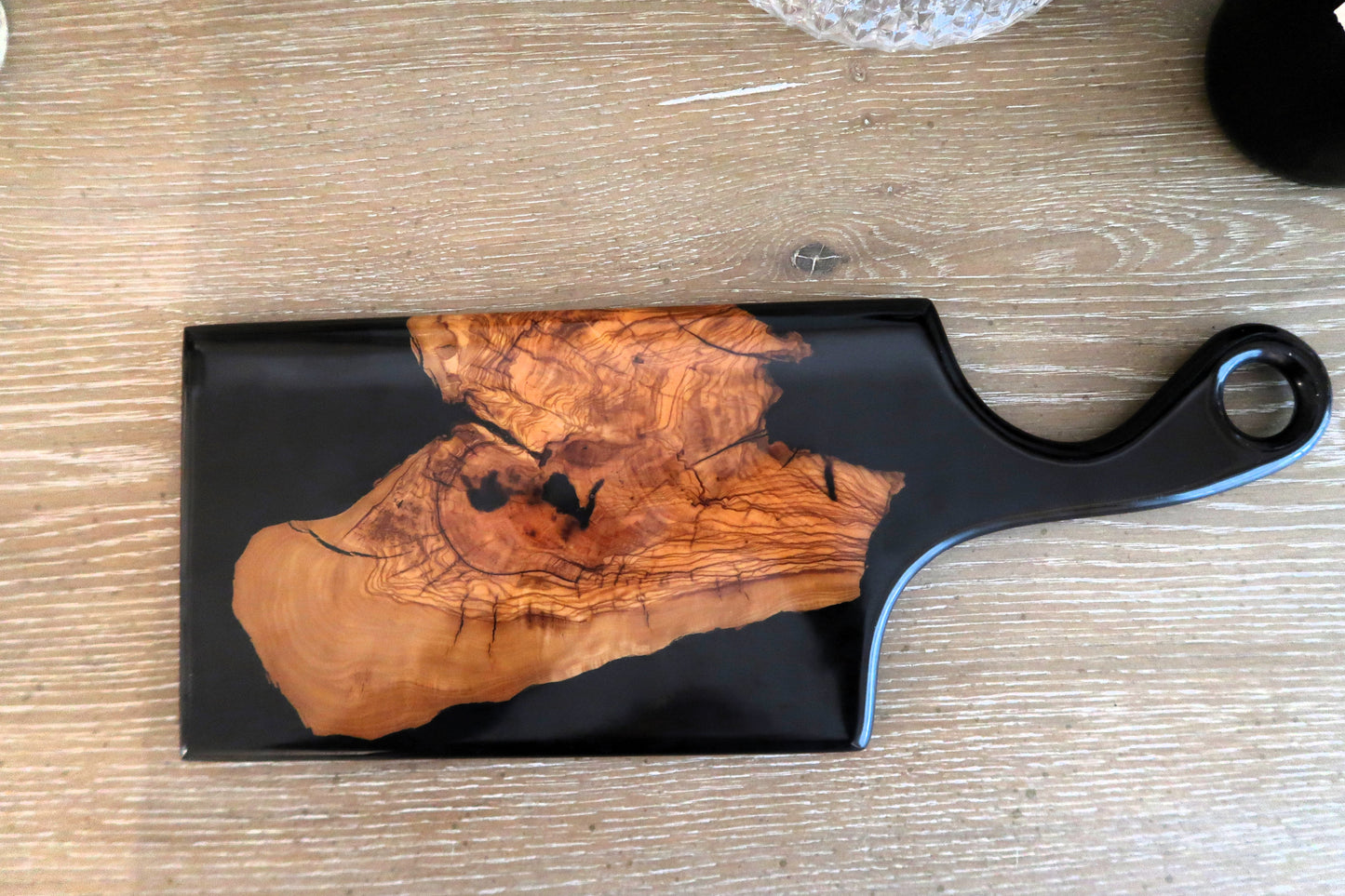 KOKUYO BLACK & OLIVEWOOD FREE FLOW HANDLE CHARCUTERIE/CHEESEBOARD