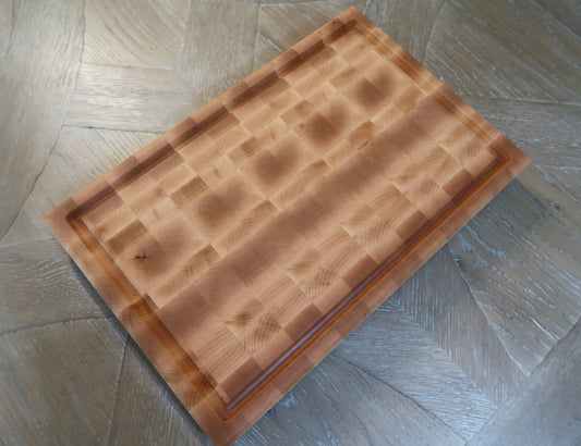 MAPLE END GRAIN BUTCHER BLOCK CUTTING BOARD WITH SOLID BRASS FEET