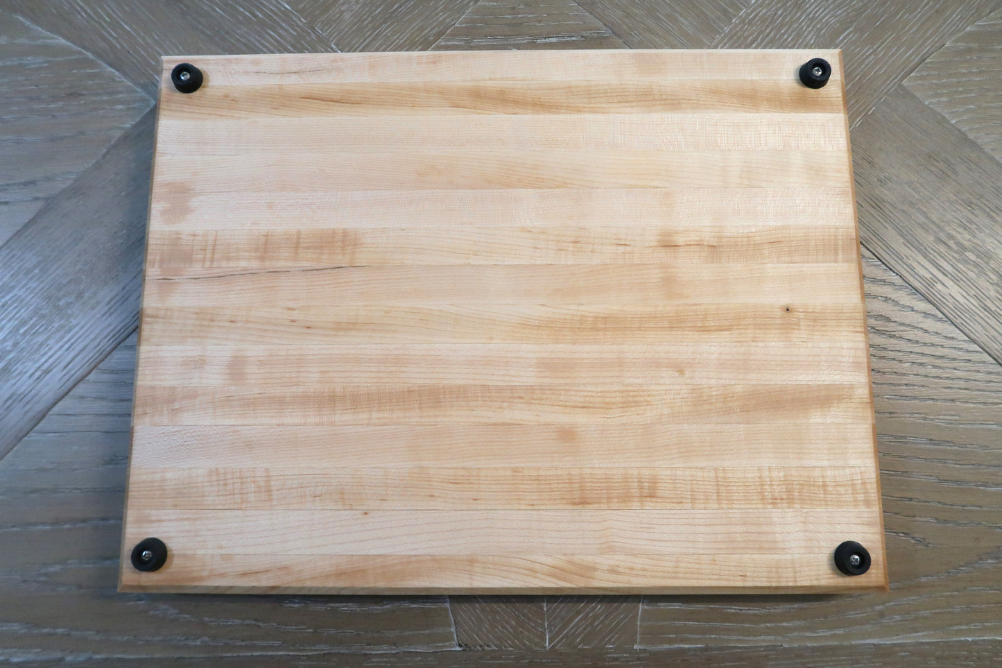 MAPLE WITH MUSTANG GT ENGRAVED CUTTING/SERVING BOARD