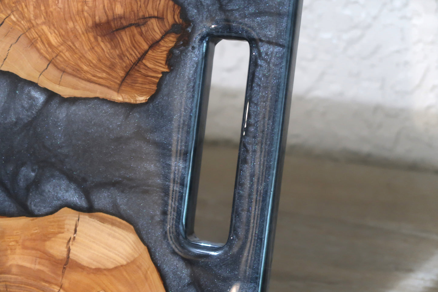 OLIVEWOOD & RESIN DUAL HANDLE CHARCUTERIE BOARD