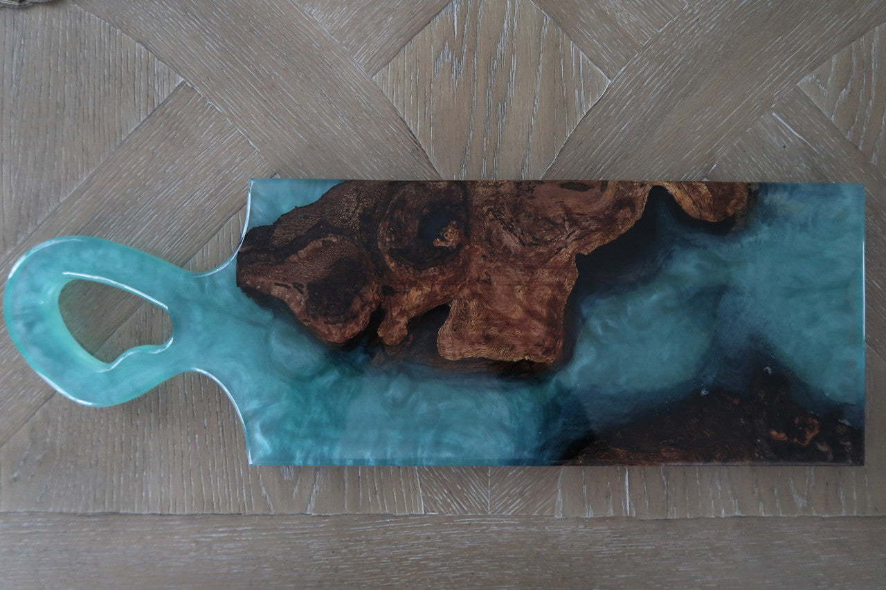 ORGANIC HANDLE CHARCUTERIE/CHEESEBOARD