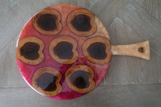 HEART SHAPED WOOD & RESIN ROUND CHARCUTERIE/SERVING BOARD WITH HANDLE