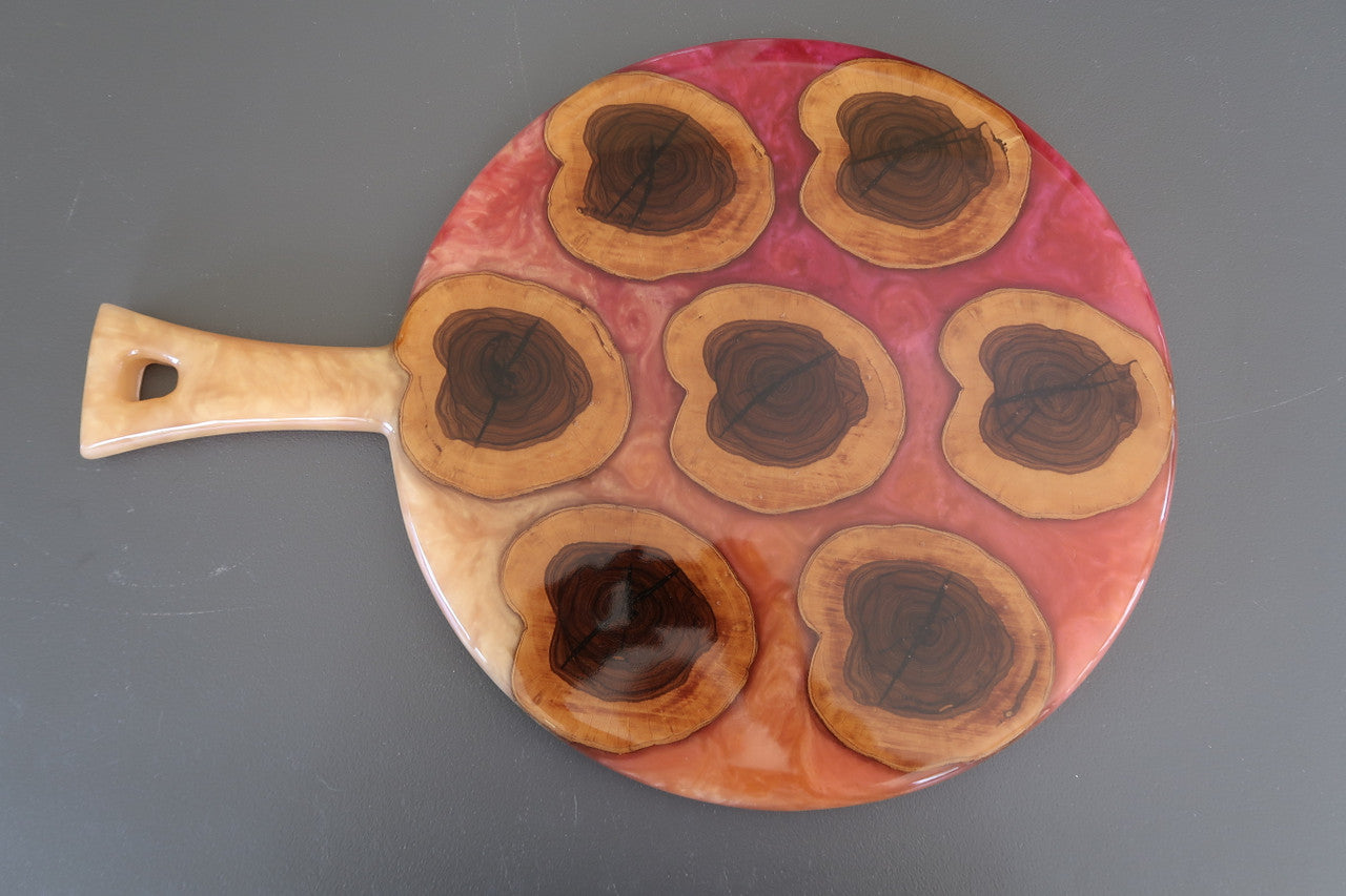 HEART SHAPED WOOD & RESIN ROUND CHARCUTERIE/SERVING BOARD WITH HANDLE