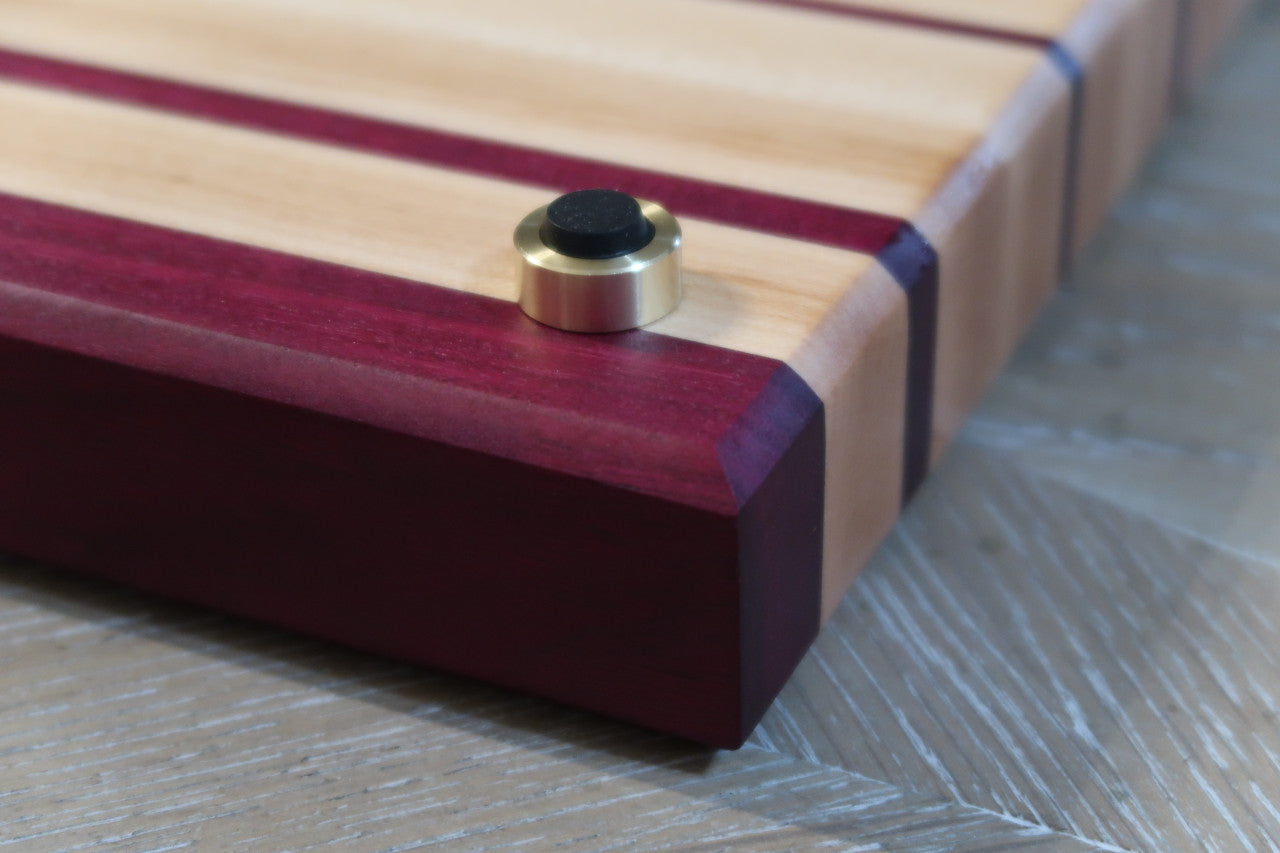 PURPLE HEART & MAPLE CUTTING BOARD WITH JUICE GROOVE & SOLID BRASS FEET